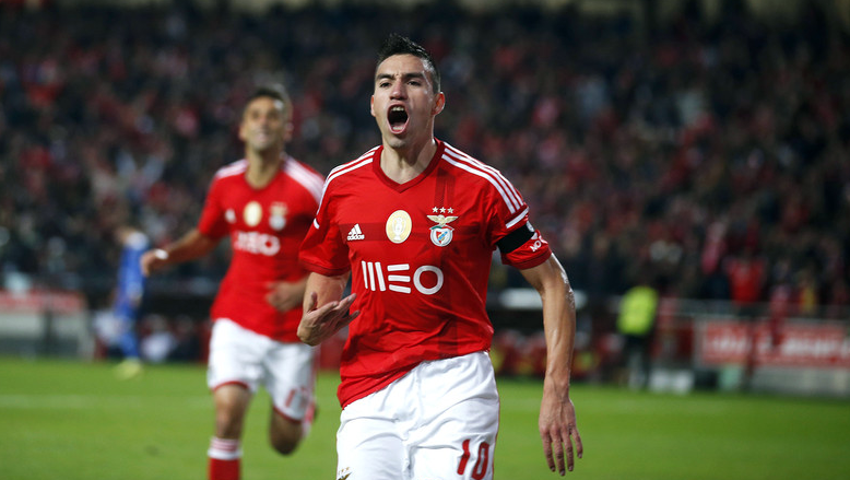 Liverpool look to hijack United transfer duo