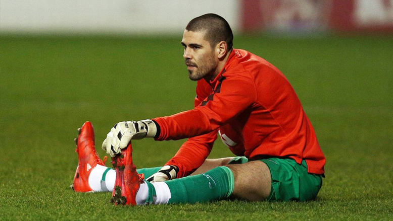 Victor Valdes makes debut five months after transfer