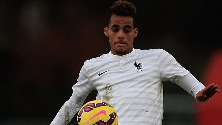 French teenage sensation chooses Arsenal over United?
