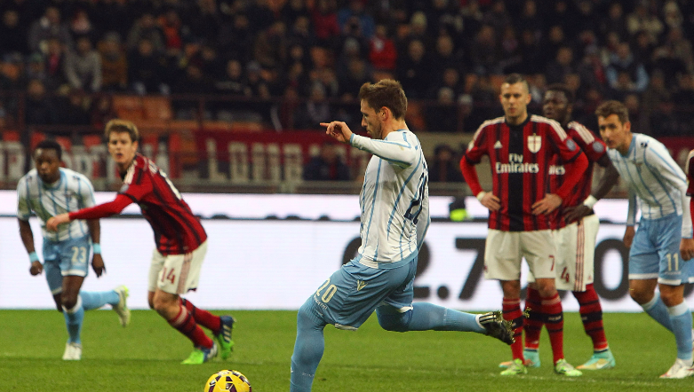 Manchester United to bid for Biglia?
