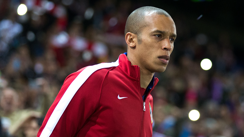 Reds battle with Chelsea over Miranda