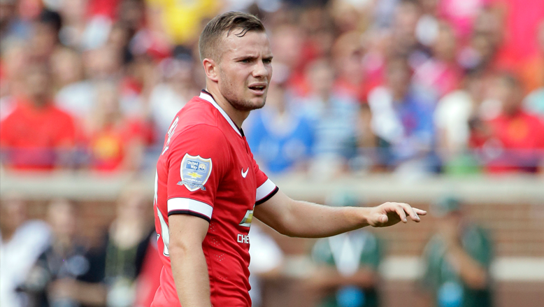 Tom Cleverley completes Everton move