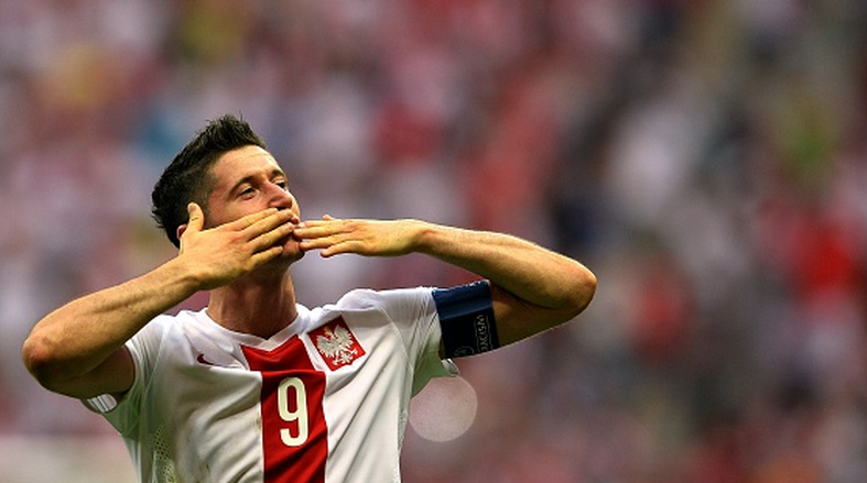 Five Strikers Who Could Replace Van Persie