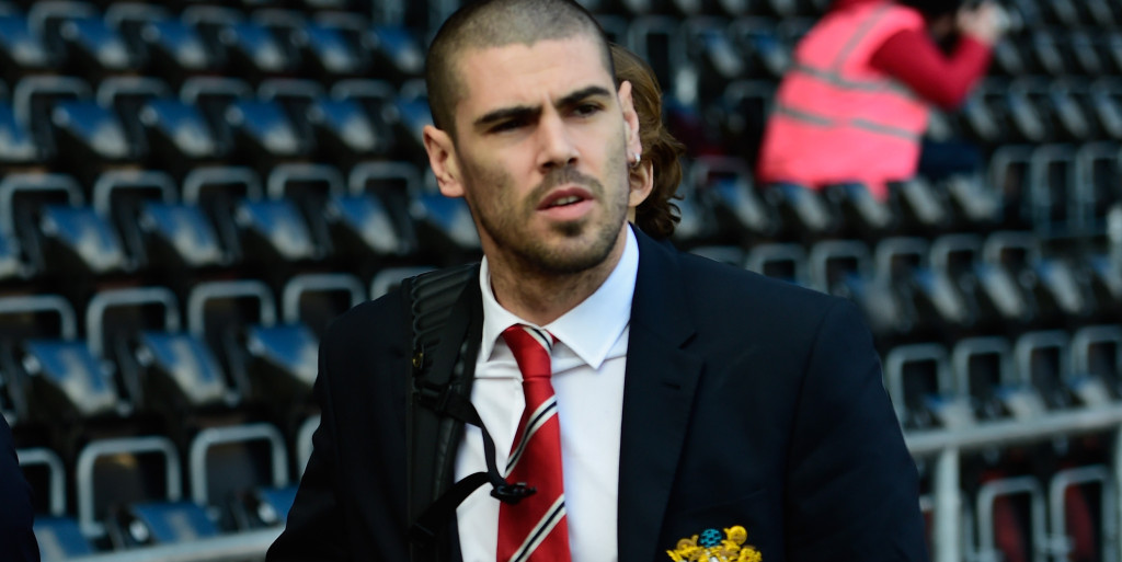 Victor Valdes not invited to charity meal