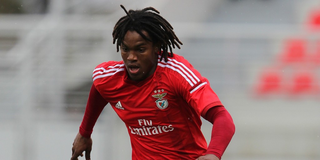 United face battle to sign Benfica midfielder