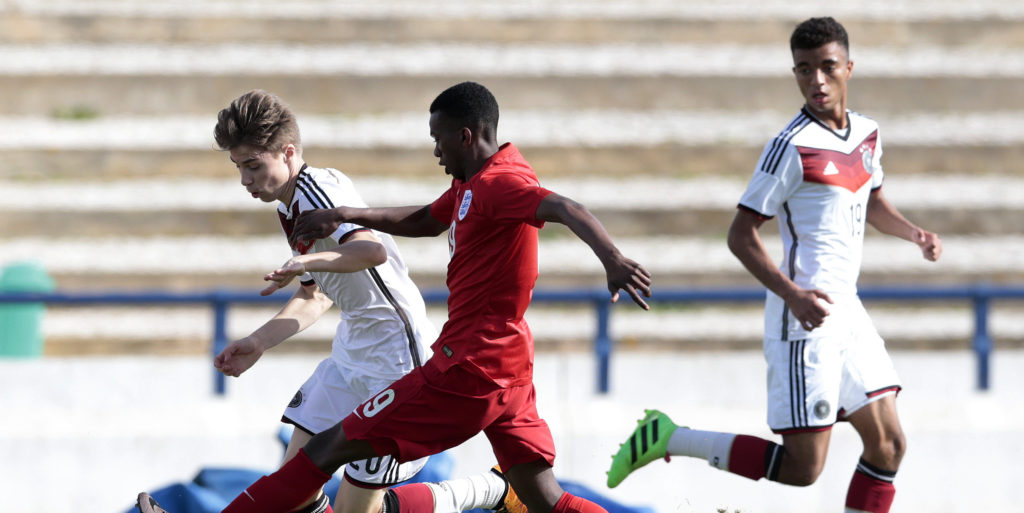 United set to sign young Brentford midfielder