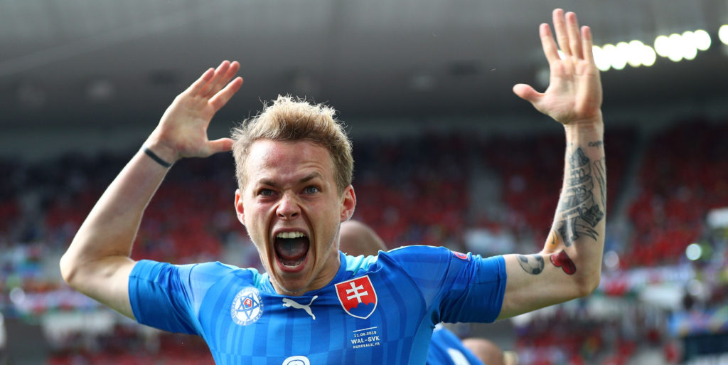 United battle Premier League sides for Slovak midfielder
