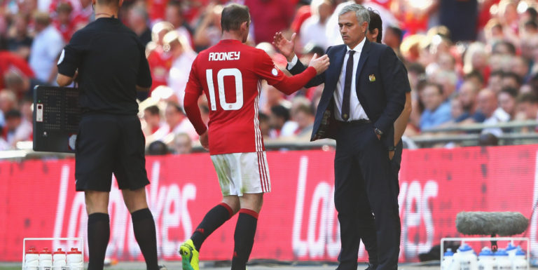 Rooney wants to retire at United