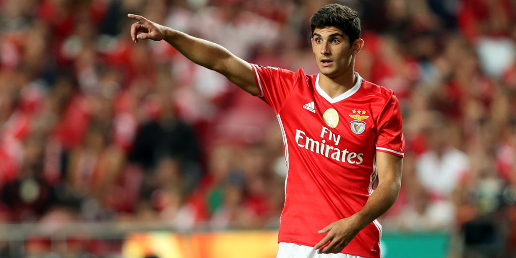 United send scouts to Benfica
