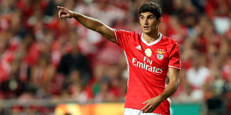 United send scouts to Benfica