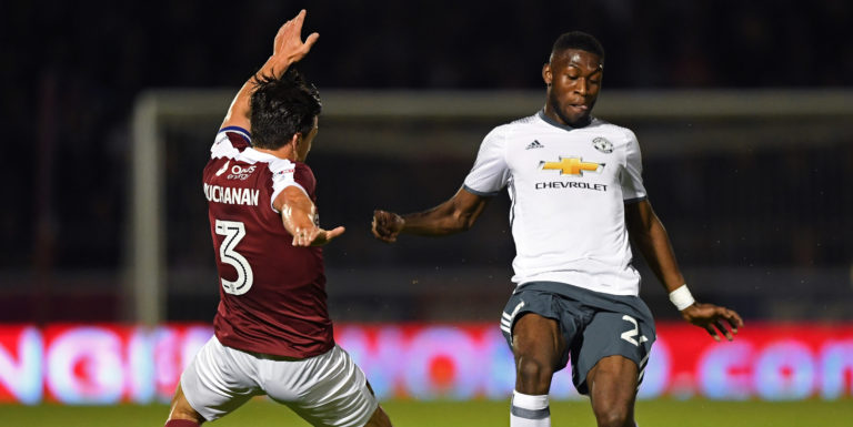 Fosu-Mensah signs new long-term United deal