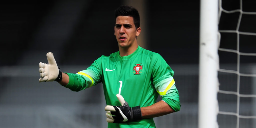 Joel Pereira injured, Henderson recalled from Grimsby loan