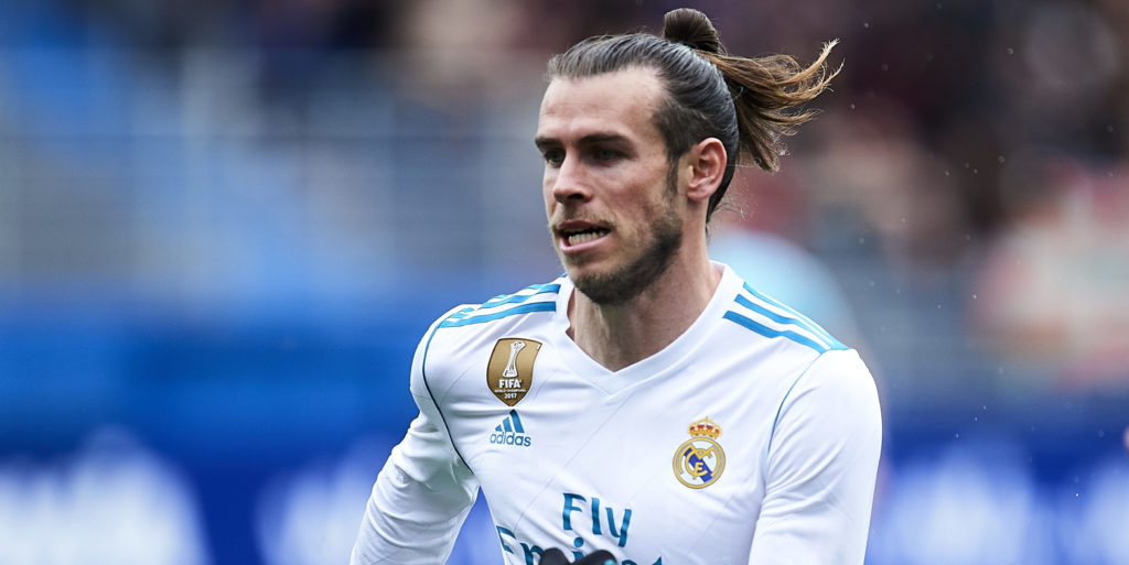 Giggs tells Bale to remain in Spain rather than join United