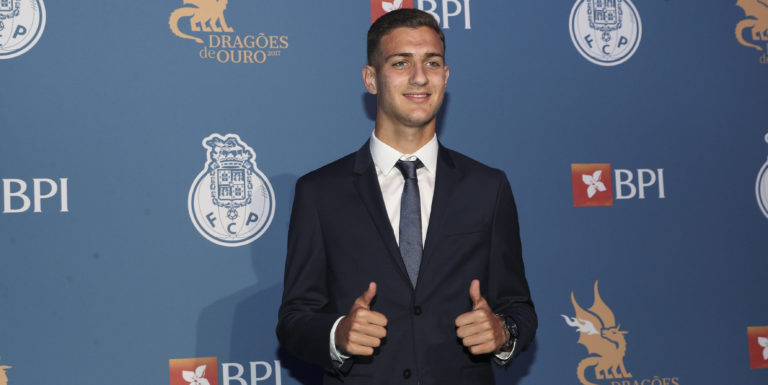 United close in on completing Dalot signing