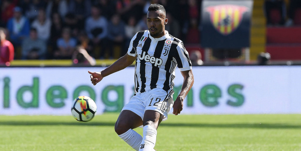 United yet to make an offer for Alex Sandro