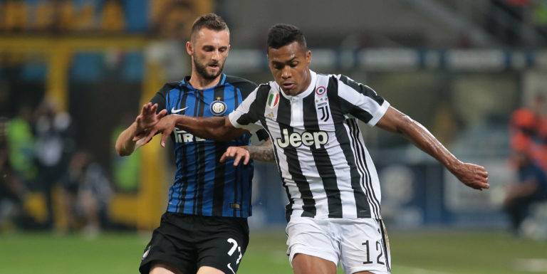 United up their interest in Alex Sandro