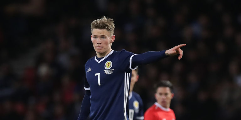Celtic eyeing move for Manchester United midfielder