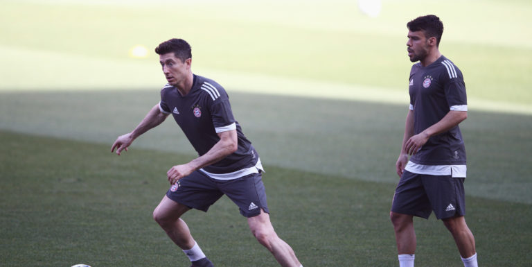 United complete second signing, Napoli eyeing United defender and more: Man United news round-up