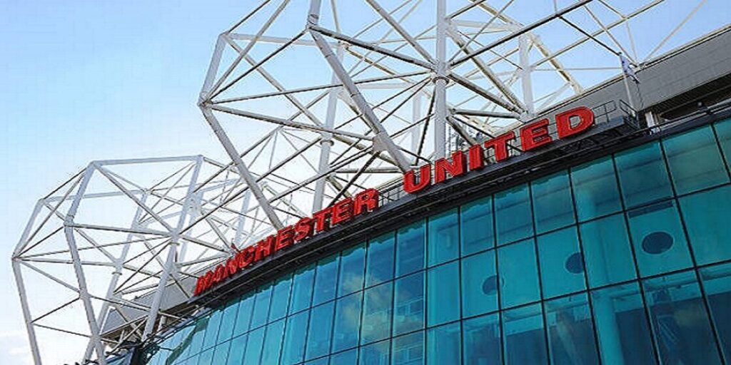 Man United join Arsenal and Chelsea in race for ‘best midfielder in the country’