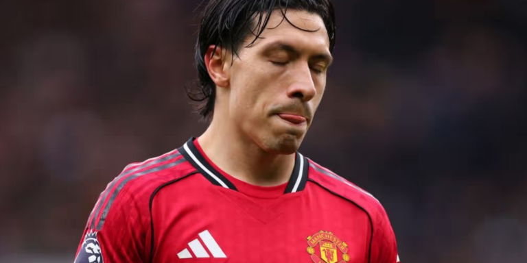 Newcastle vs Manchester United: Uncomfortable Lisandro Martinez conversation