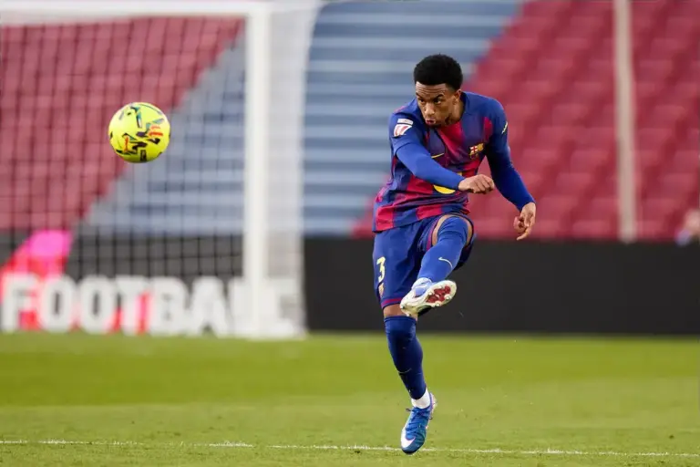 Manchester United in Race with Man City For Barcelona Star