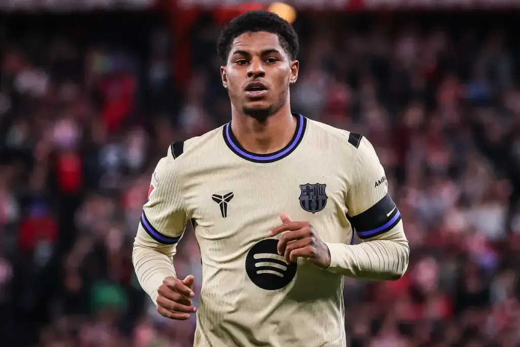 Manchester United eye ‘superb’ PSG star and four wingers as Rashford replacement