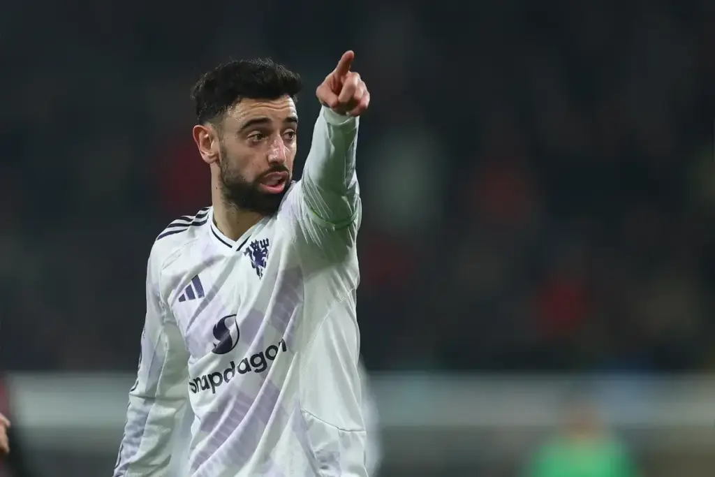 Manchester United: Champions League club eye Bruno Fernandes