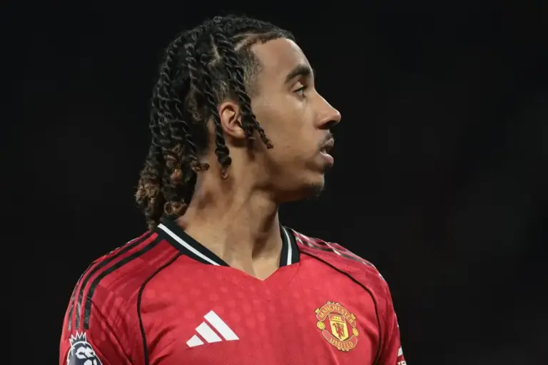 Leny Yoro in awe of Manchester United teammate – ‘It’s just crazy’