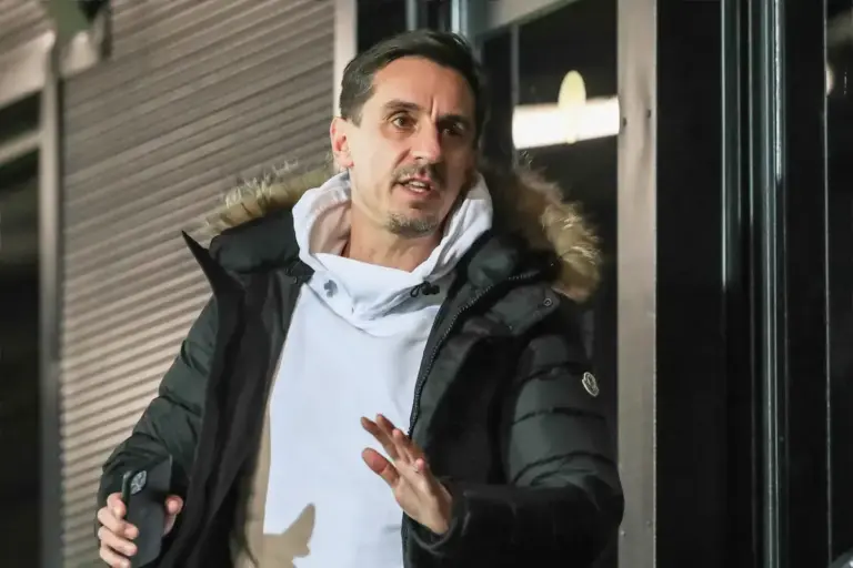 Gary Neville talks up ‘brilliant’ Unai Emery for Manchester United job