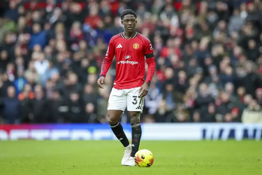Fabrizio Romano Gives Massive Update on Man Utd’s Mainoo and Maguire ‘Mission’