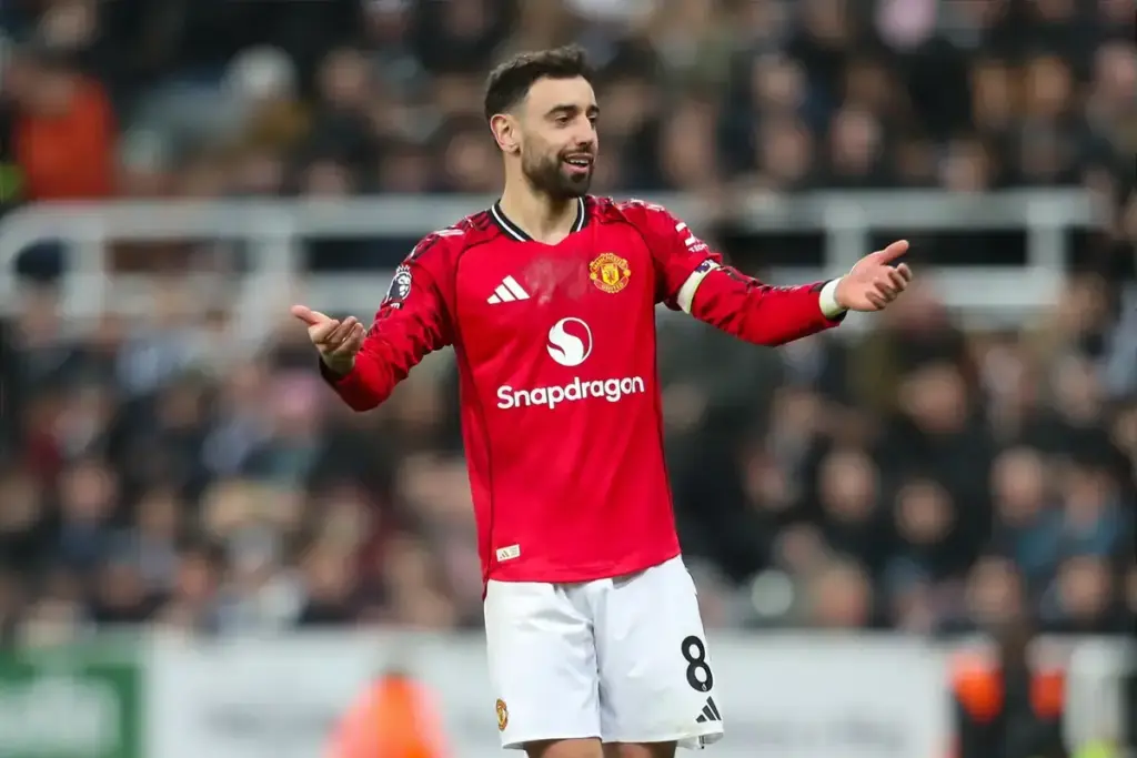 Bruno Fernandes Reccomends Manchester United Sign £80m Portugal Midfielder