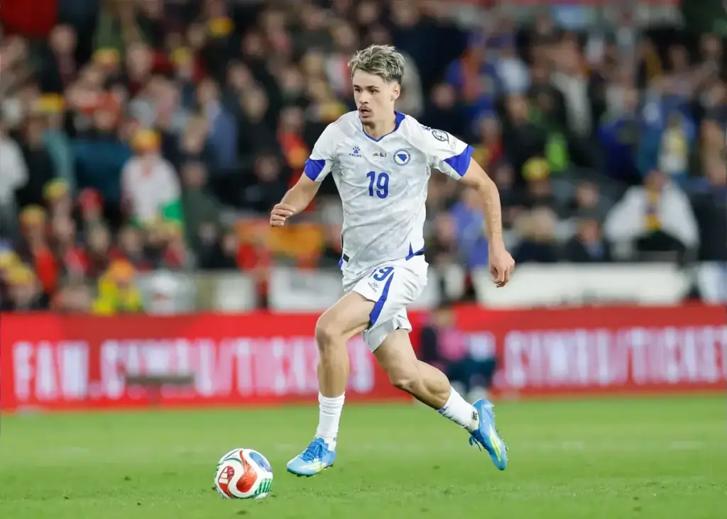 Manchester United in race with Man City and Chelsea for €30m Bosnian star