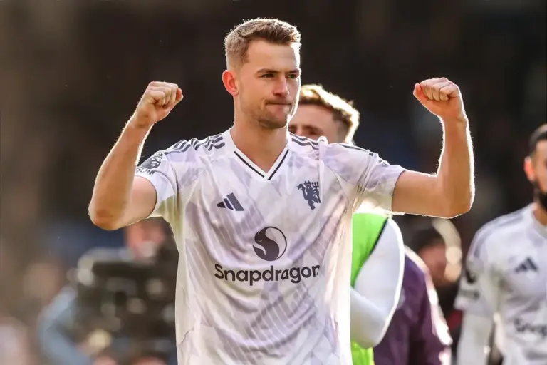 Matthijs de Ligt finally rejoins Man Utd squad after 254 days out