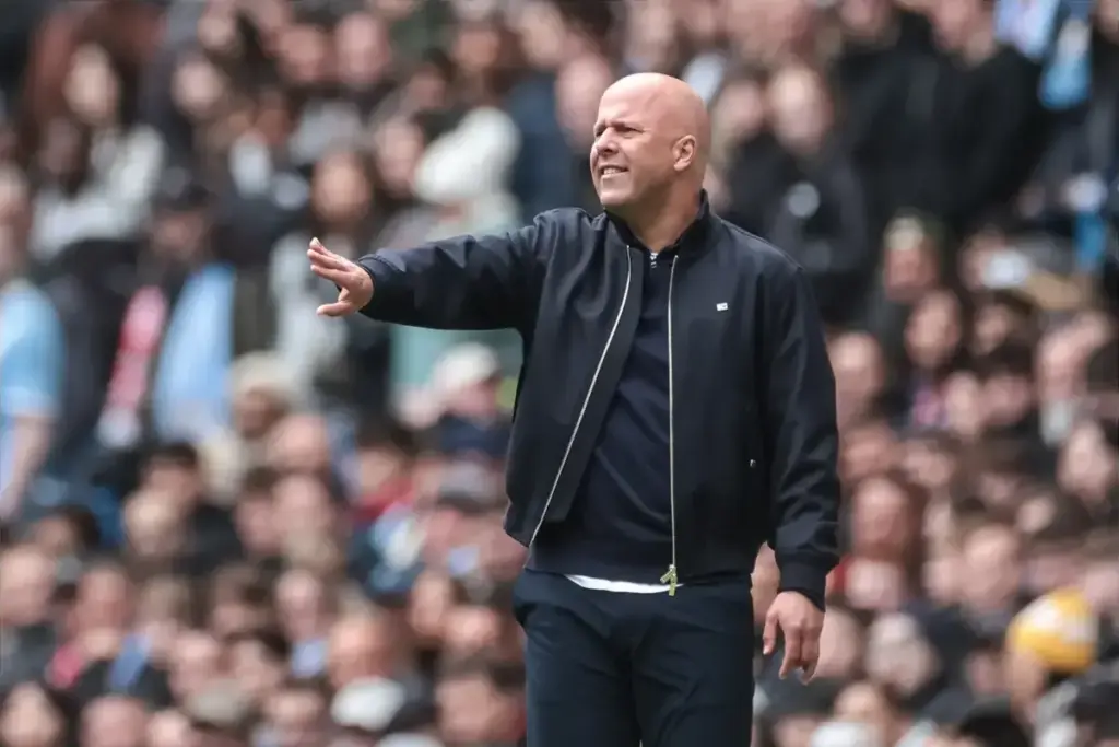 Man Utd: Neville Warned Carragher About Liverpool’s Ten Hag-like Slot Issue
