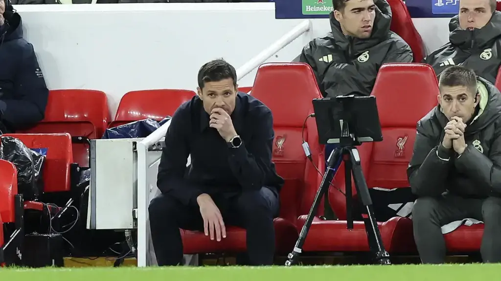 Manchester United Hold Shock Talks with Liverpool Hero Xabi Alonso