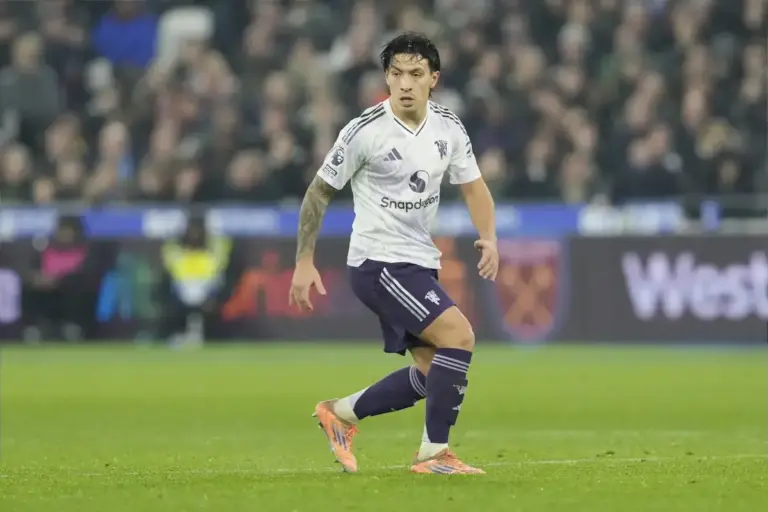Why Manchester United are training in Dublin as Lisandro Martinez returns