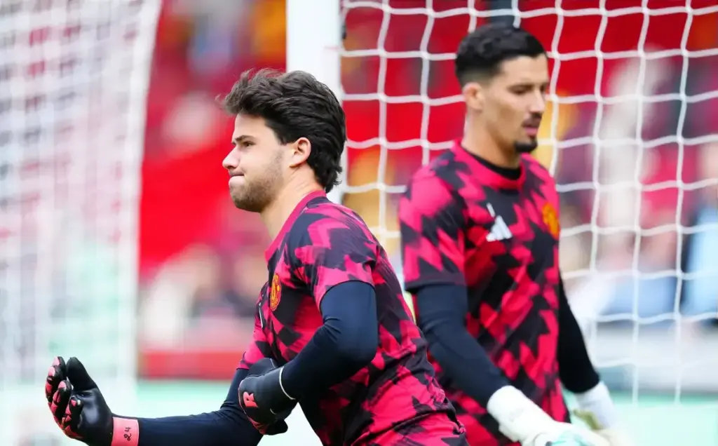 Man Utd now have a big goalkeeping dilemma on their hands