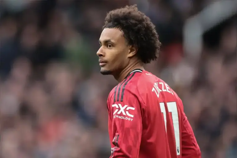 Man Utd ready to listen to offers for Zirkzee after Sunderland draw