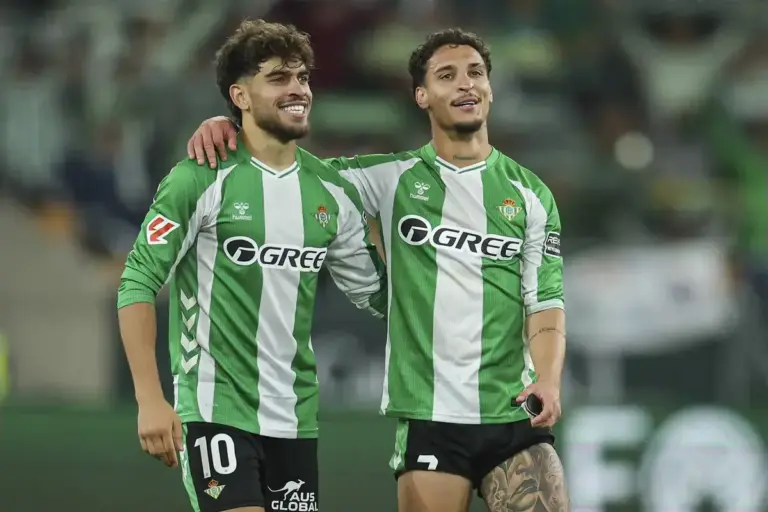 Man Utd fans need to brace for big-name exit amid interest in ex-Barcelona star