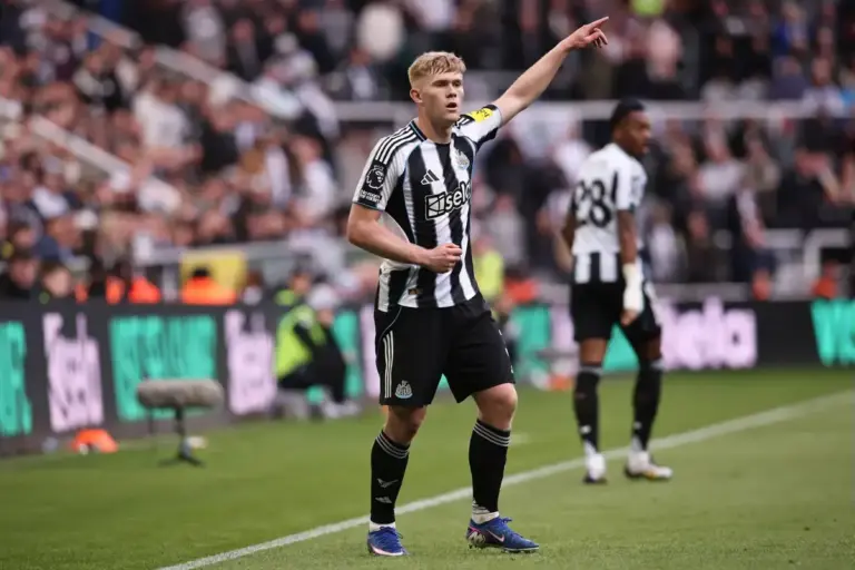 It sure looks like Man Utd can sign ‘brilliant’ Luke Shaw heir