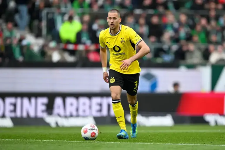 Man Utd battling Aston Villa for ‘formidable’ Bundesliga defender