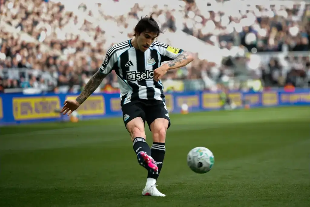 One of Man Utd’s top midfield targets ‘wants out’