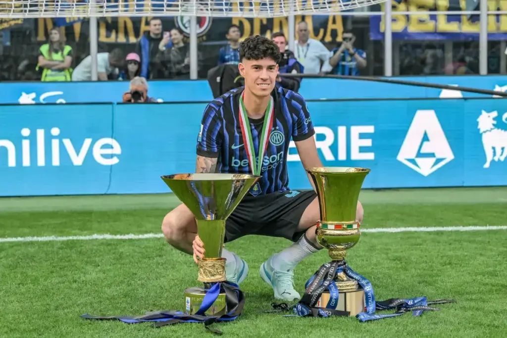 Man Utd must leave race with Barcelona for €70m Serie A star