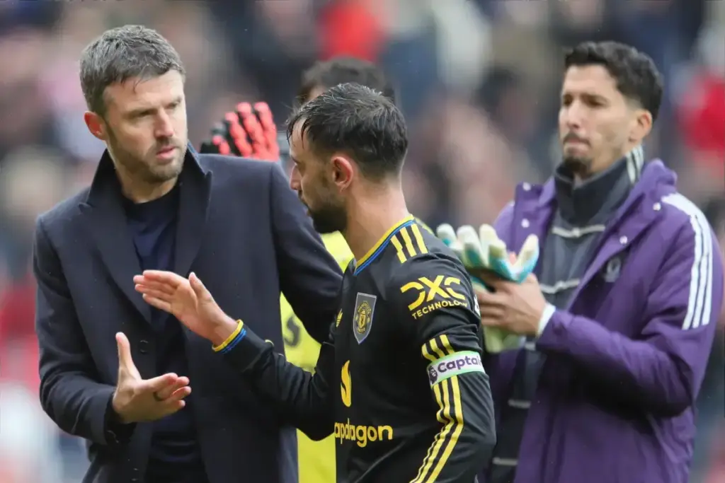 Michael Carrick hails Bruno Fernandes after winning FWA award