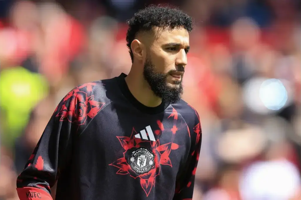 Man Utd are clearly looking to replace Mazraoui