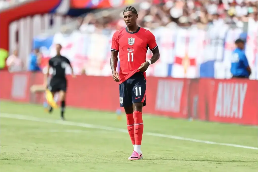 Barcelona running out of time to sign Man Utd star Rashford