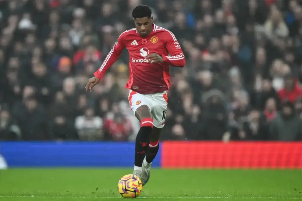 Marcus Rashford playing for Manchester United ahead of a possible return