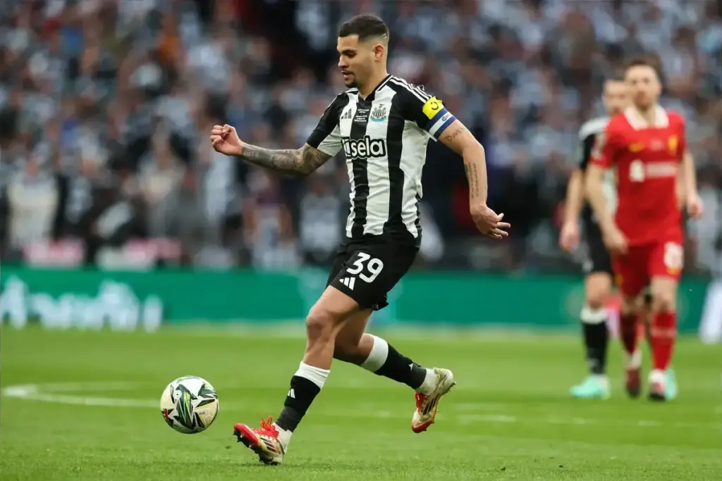 Bruno Guimaraes Talks Give Man Utd Fresh Casemiro Replacement Test