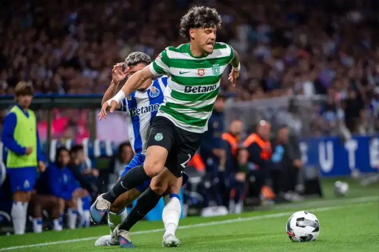 Maxi Araujo Interest Gives Manchester United Left-Back Transfer Test