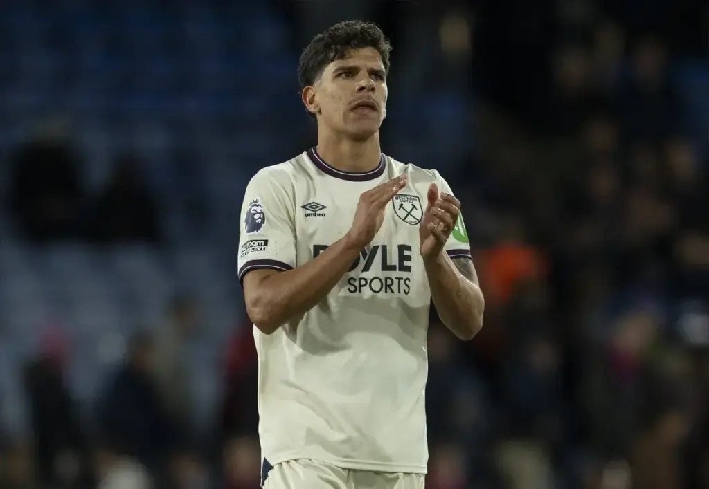 Mateus Fernandes Formal Bid Puts Manchester United Under Tottenham Pressure